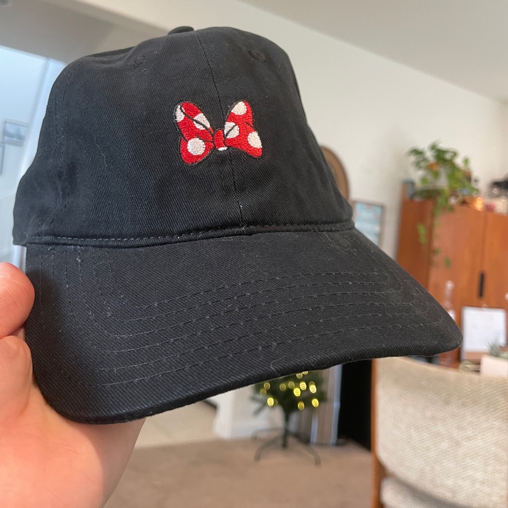 Disney Minnie black baseball hat